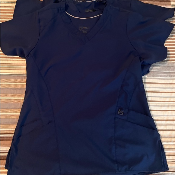 Scrub tops - Picture 3 of 4